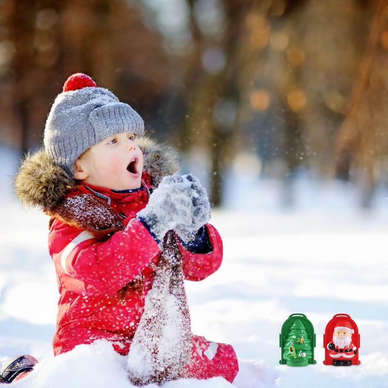 어린이들을 위한 겨울 눈 놀이 게임을 위한 귀여운 눈 물린 크리스마스 트리 산타 클로스 동물 모양 눈덩이 메이커 인형.