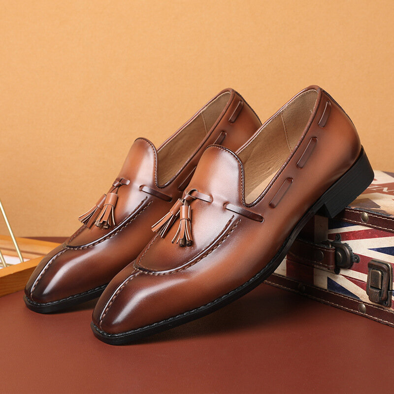 Sepatu formal gaya desainer untuk pria, sepatu selop kulit bisnis kasual baru ukuran Plus untuk pesta pernikahan pria