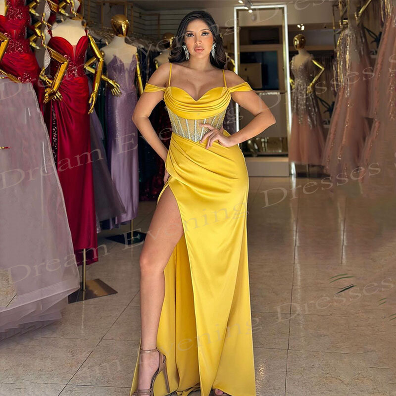 Nowoczesne fascynujące żółte damskie syrenka ładne suknie wieczorowe bez rękawów zroszony suknie na bal maturalny seksowne rozcięcie z boku Vestido De Noche