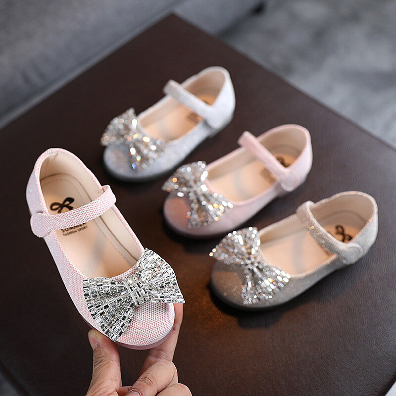 Zapatos de cuero con lazo para niñas, zapatos planos brillantes para niños, zapatos de princesa elegantes con temperamento, zapatos de baile con gancho y lazo, 2024