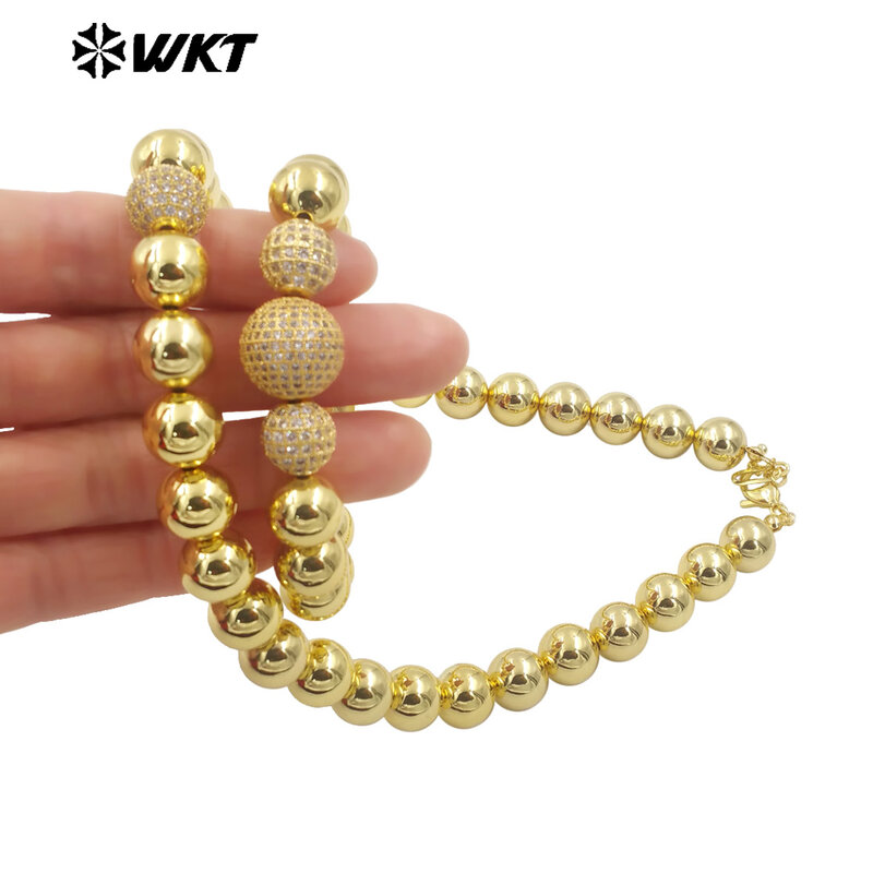 Женское короткое ожерелье из классического и изысканного золота 18 К с одним кубическим цирконием
