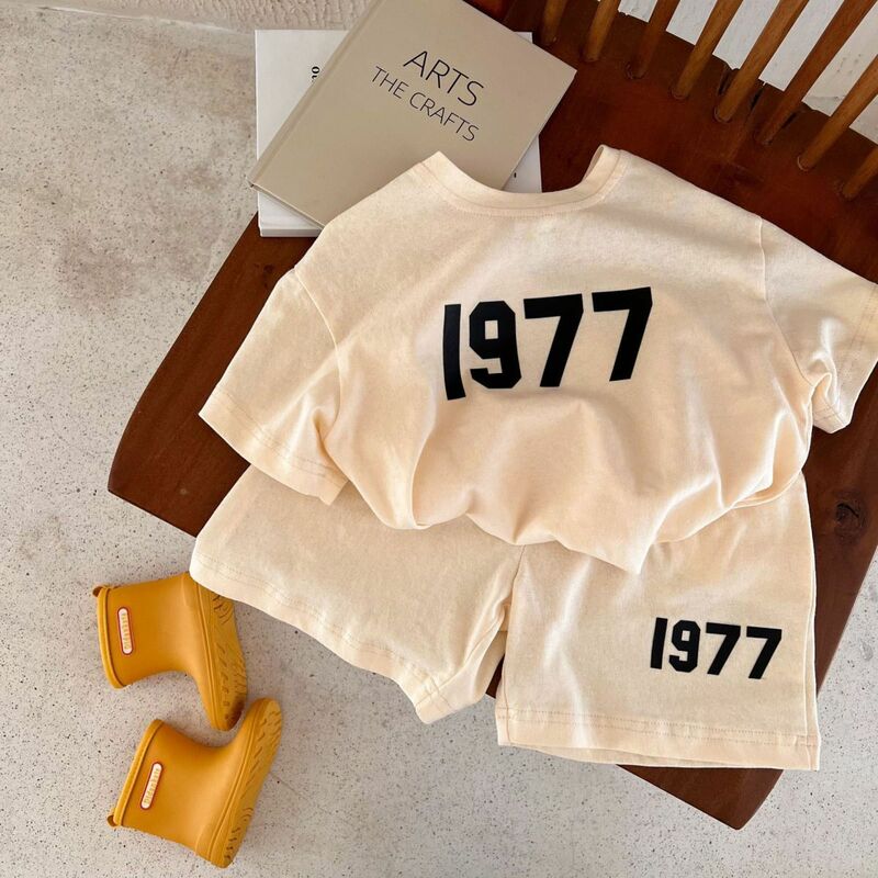 Kids Girls Summer Clothing Suit Children Short-Sleeved Shirt Shorts 2Pcs Sets Baby Fashion Letter Outfits