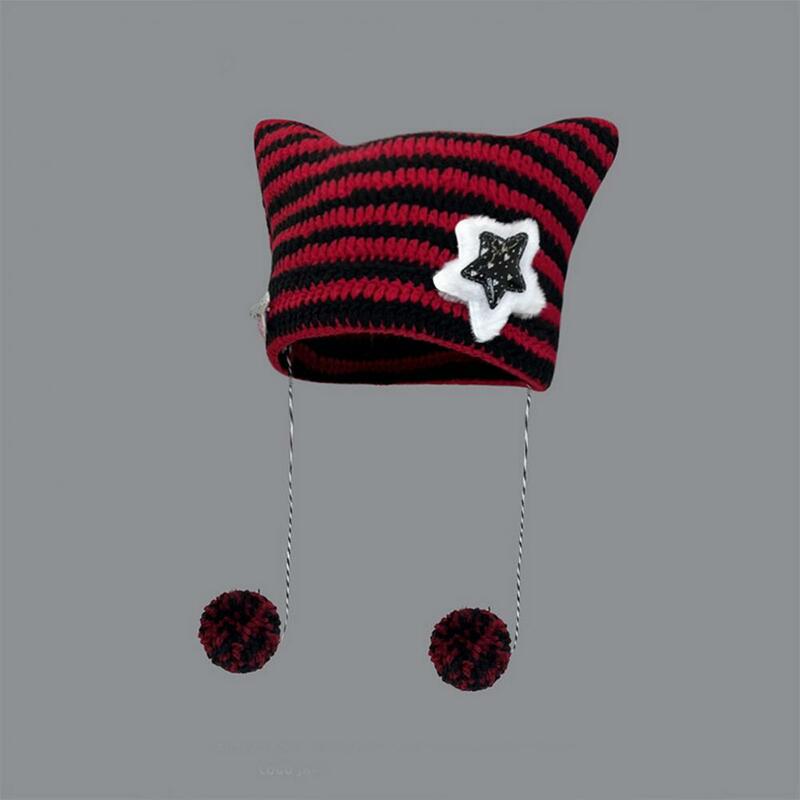 القط الأذن محبوك قبعة صغيرة مع أفخم الكرة قلادة ، مخطط طباعة قبعة ، تصميم النمط الياباني ، الخريف والشتاء