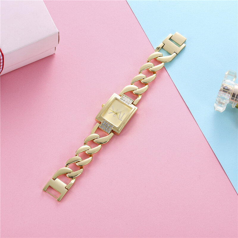 Luxury Gold Ladies นาฬิกาแฟชั่นสแควร์เพชรที่เรียบง่ายผู้หญิงควอตซ์นาฬิกาสแตนเลสสตีลนาฬิกา