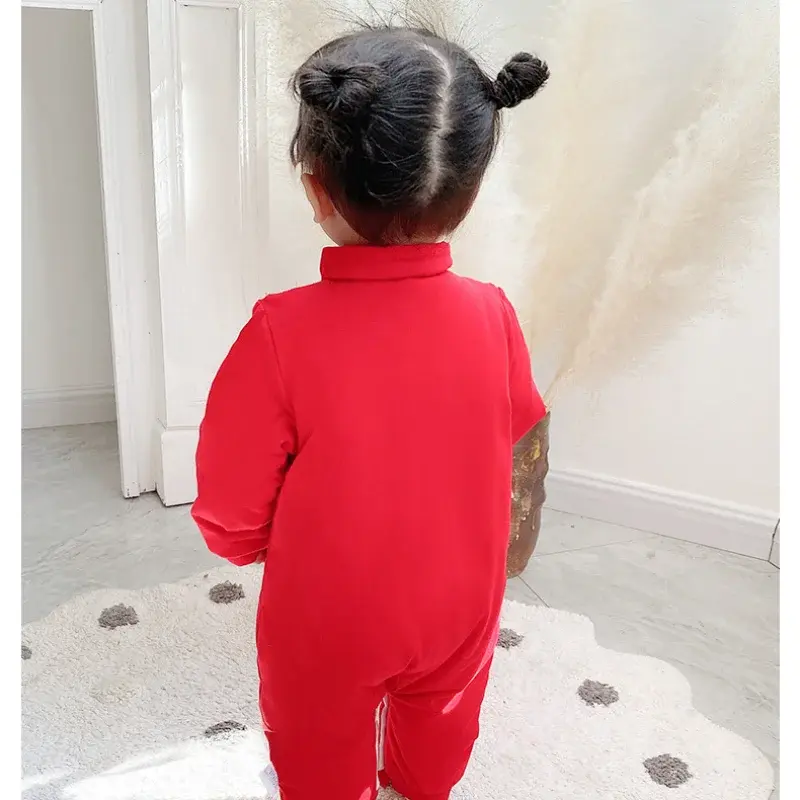 2 Farben chinesische traditionelle reine Baumwolle Kleidung für Baby Kawaii rote Stram pler Stickerei Hanfu Tang Anzug Neujahr Outfit