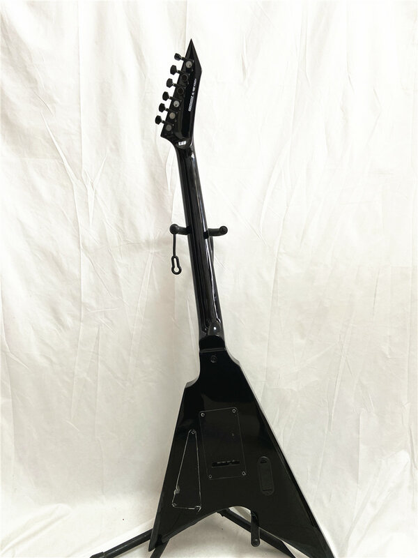مخصص الطبعة الأسود شوكة السنونو الذيل 6 سلسلة الغيتار الكهربائي مغلقة بيك اب نشط يمكن تخصيصها للشحن المجاني