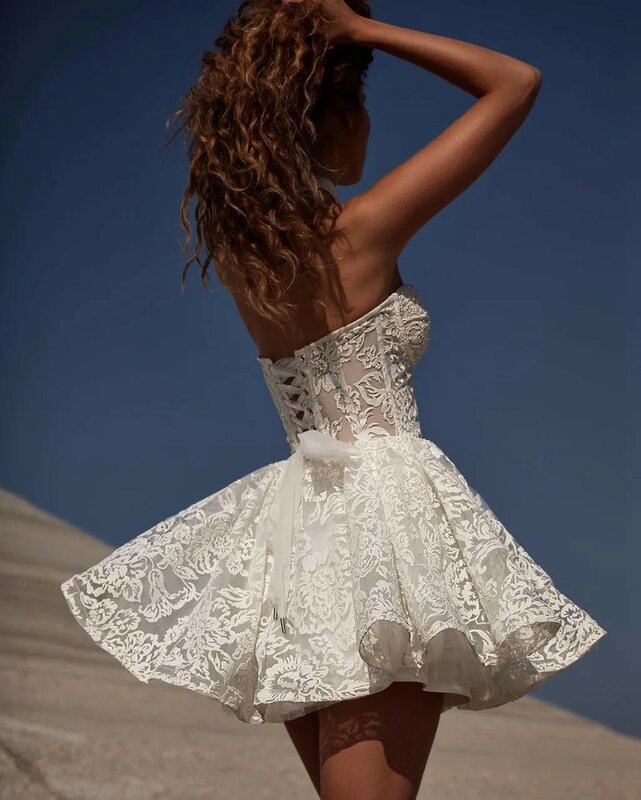 Свадебное платье с принтом, без бретелек, выше колена