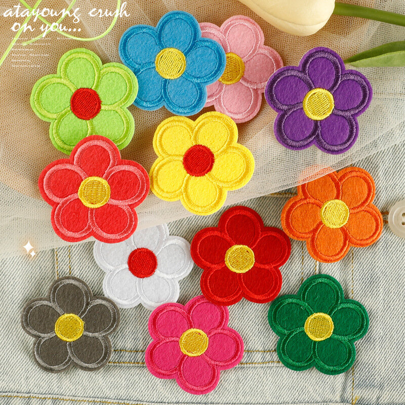 2024 New Flower Embroidery Patch Handbags Stickers DIY Embroidered Badges Thermoadhesive Iron on Patches Fabric Accessories Bag