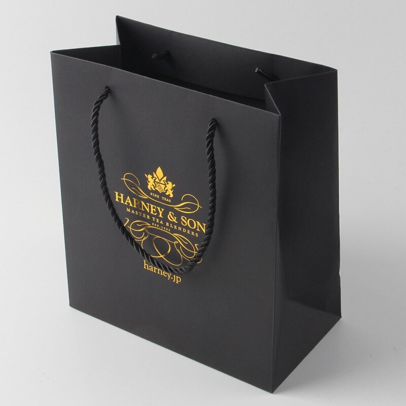 Producto personalizado, embalaje de ropa de zapatos negros de lujo, bolsas de papel impresas, logotipo personalizado, joyería de compras de ropa