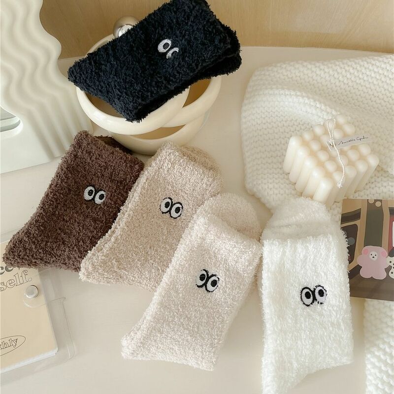 Calcetines de felpa con forma de ojo para dormir, medias gruesas de tubo medio, estilo Kawaii, Harajuku, para el hogar, Invierno