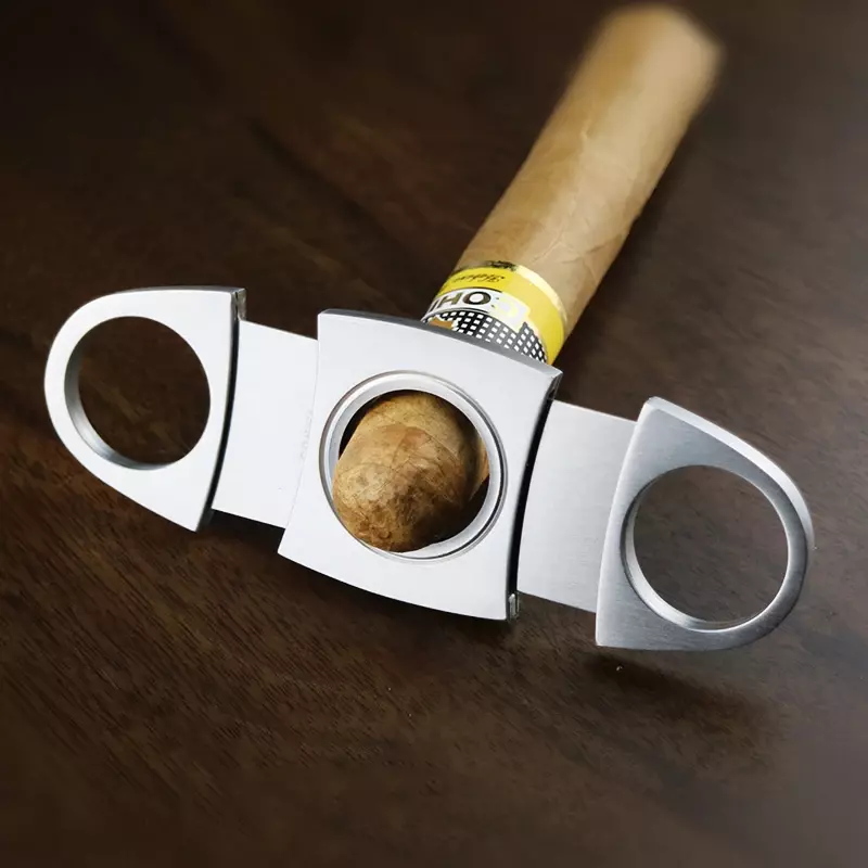 เครื่องตัดซิการ์ทำจากโลหะแบบคลาสสิกกรรไกรตัดซิการ์ของขวัญที่เจาะมีดตัดอุปกรณ์เสริมสำหรับซิการ์