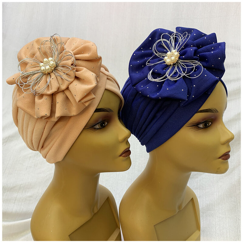 6/12 pezzi moda musulmana femminile turbante cappello cofano oro velluto caldo strass solido indiano Beanie capelli cofani Cap per le donne
