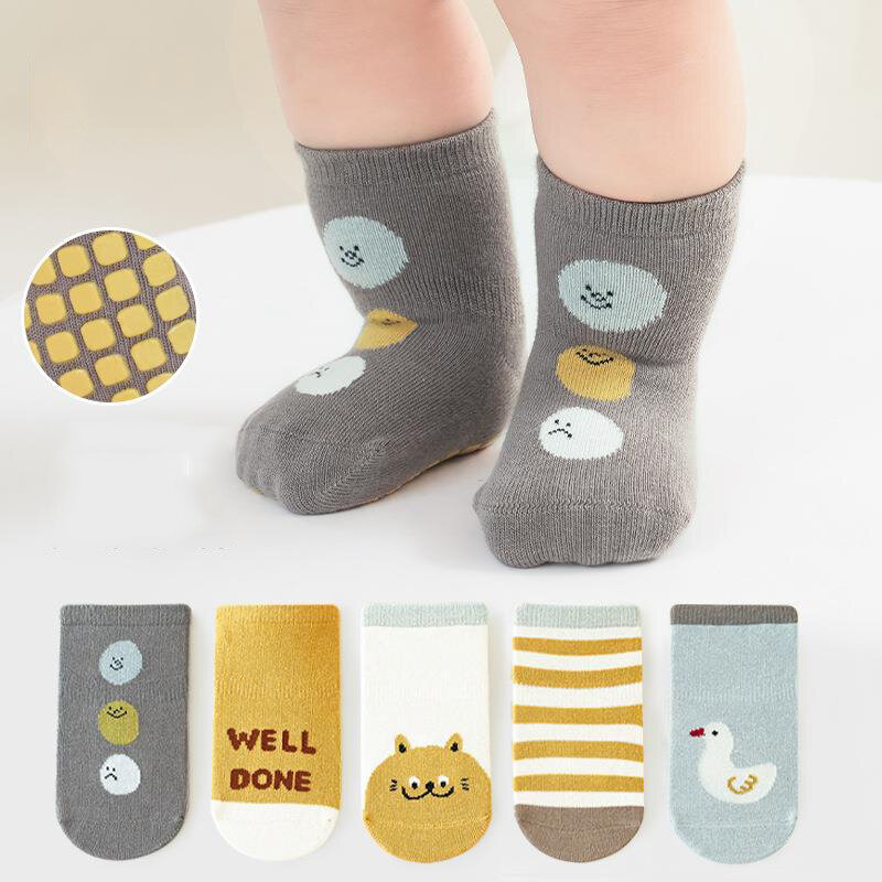 Осенние модные мягкие хлопковые детские носки, носки для новорожденных с мультяшными животными для маленьких мальчиков, носки для маленьких девочек, нескользящие носки для пола для малышей