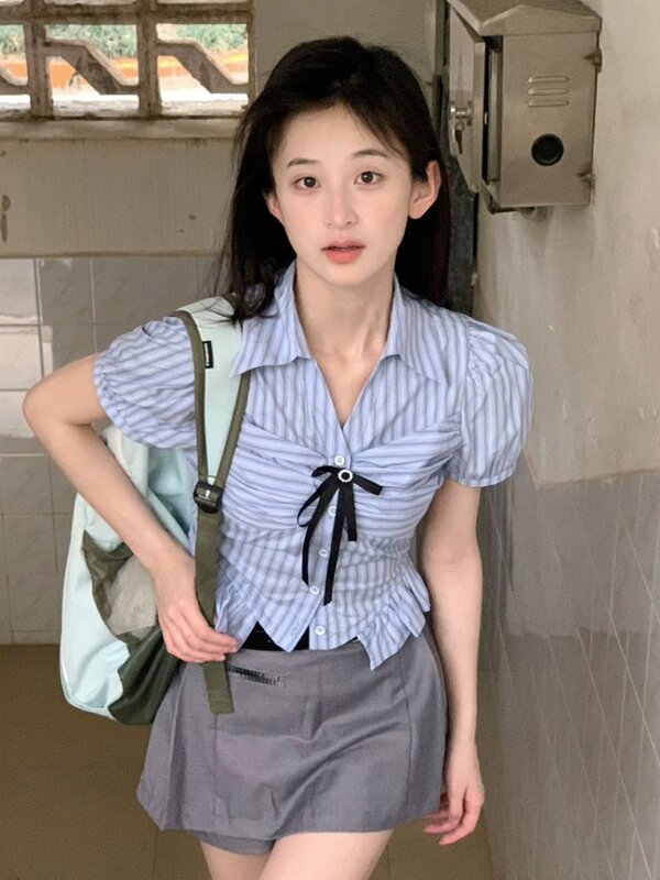 Camisas ajustadas de manga corta a rayas para mujer, ropa de calle fina que combina con todo, cuello vuelto plisado, estilo coreano