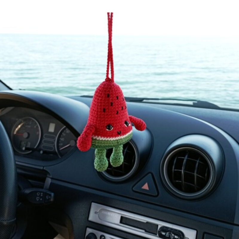 Rantai kunci mobil semangka lucu, liontin lembut buatan tangan untuk dekorasi mobil ornamen merah dan hijau, aksesori mainan anak-anak