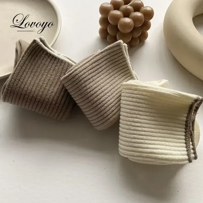 Conjunto de calcetines japoneses de algodón para mujer, medias de longitud media, informales, simples, de Color sólido, para otoño, nuevo, 1 par, 5 pares