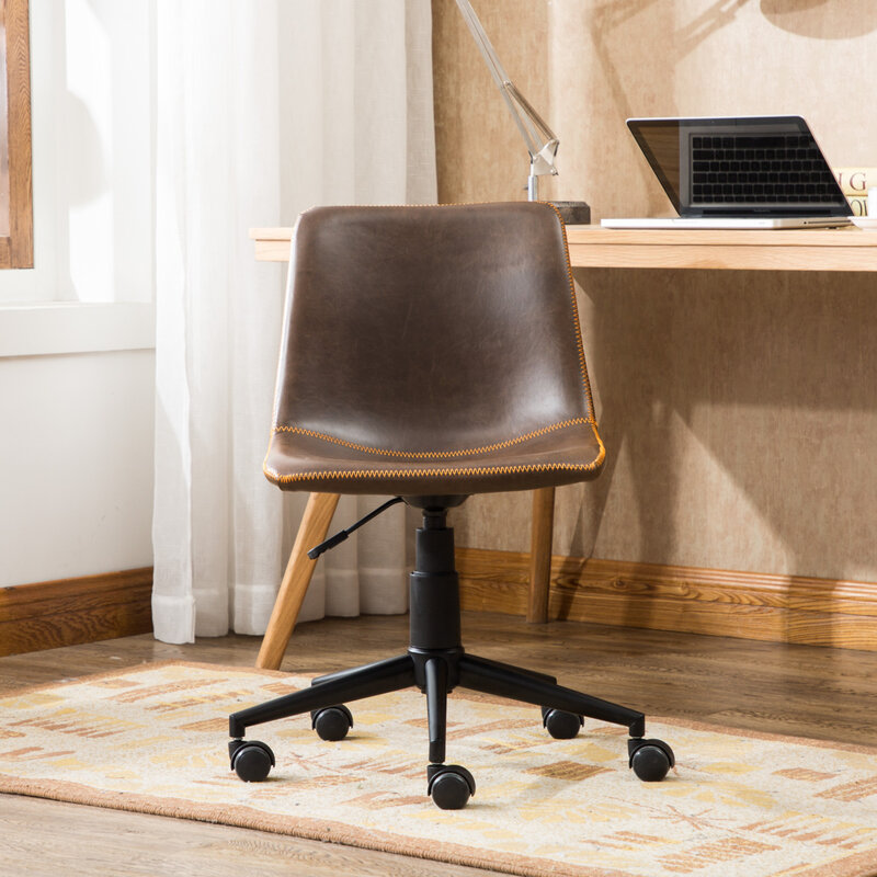Brązowe, antyczne krzesło biurowe Cesena ze sztucznej skóry 360° z podnośnikiem powietrznym i wygodną wyściółką do użytku domowego lub wykonawczego
