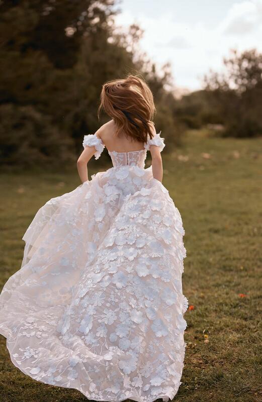 Nowa linia suknie ślubne bez ramiączek odpinane krótkie rękawy suknia ślubna 3D kwiecista koronka suknie panny młodej vestidos de novia