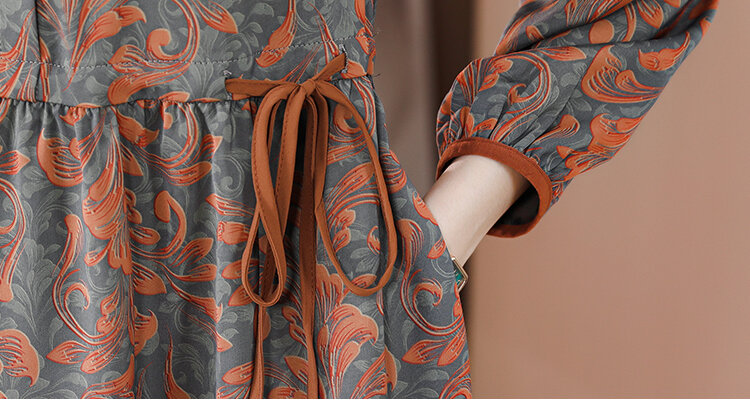 2023 Spring Long Sleeve Silk Printed Large Size Dress for Women's Bohemian O-Neck Loose Waist Slim Over Knee Long Dress Robe
