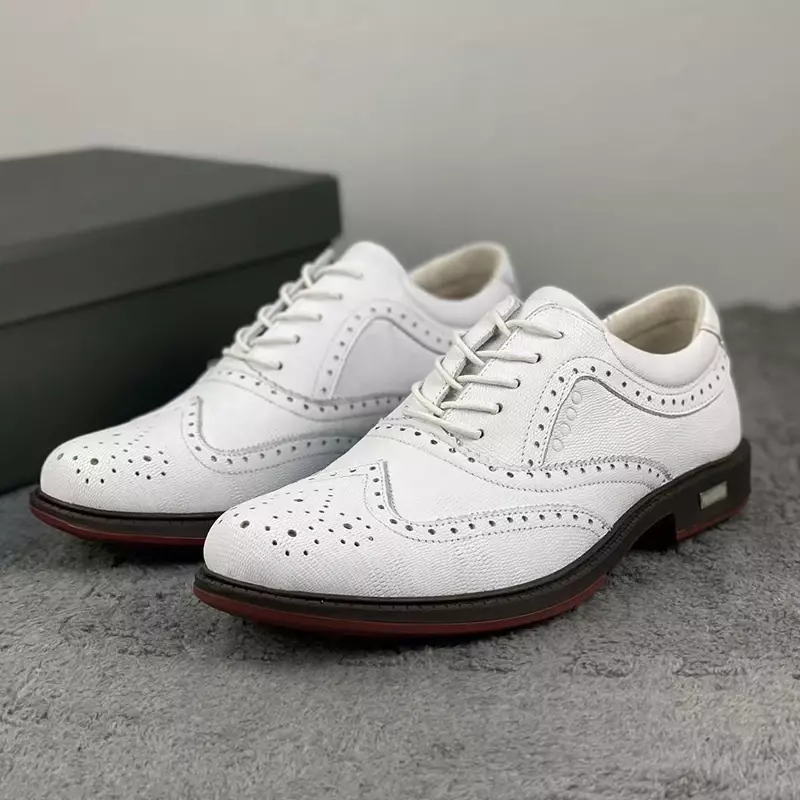 2024 neue coole Oxford Schuhe Männer schwarz weiß Freizeit schuhe für Herren Luxusmarke Kleid Schuh Mann gute Qualität Brogue Schuhe für Männer