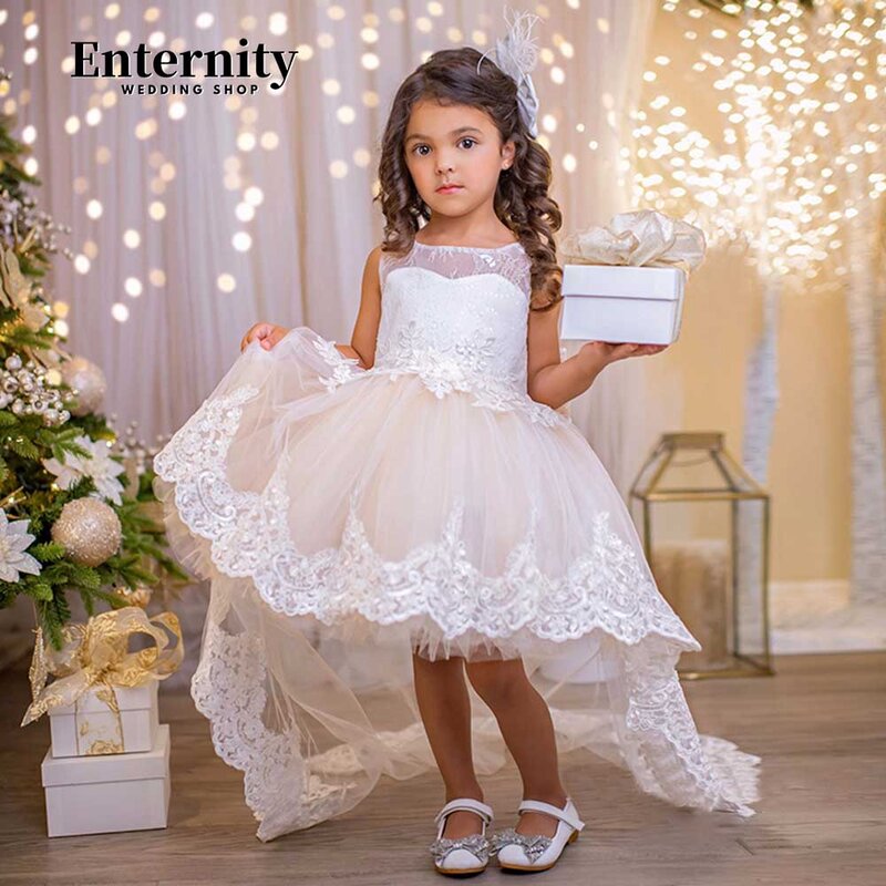 Księżniczka Enfant Fold ciągnąca się urocza mała dziewczynka koronka suknia balowa z aplikacjami do kolan iluzja z tyłu Vestidos Para Niñas