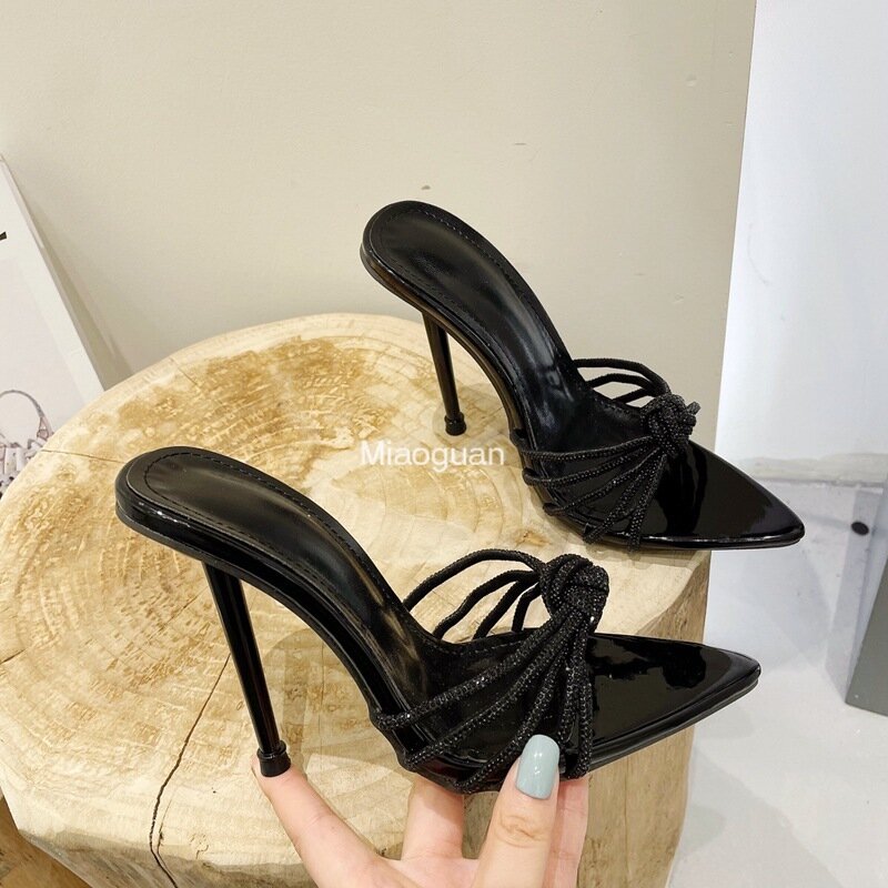 Sandalias de tacón alto con diamantes de imitación para mujer, zapatos de verano, con banda estrecha, puntiagudos, para fiesta, 2024