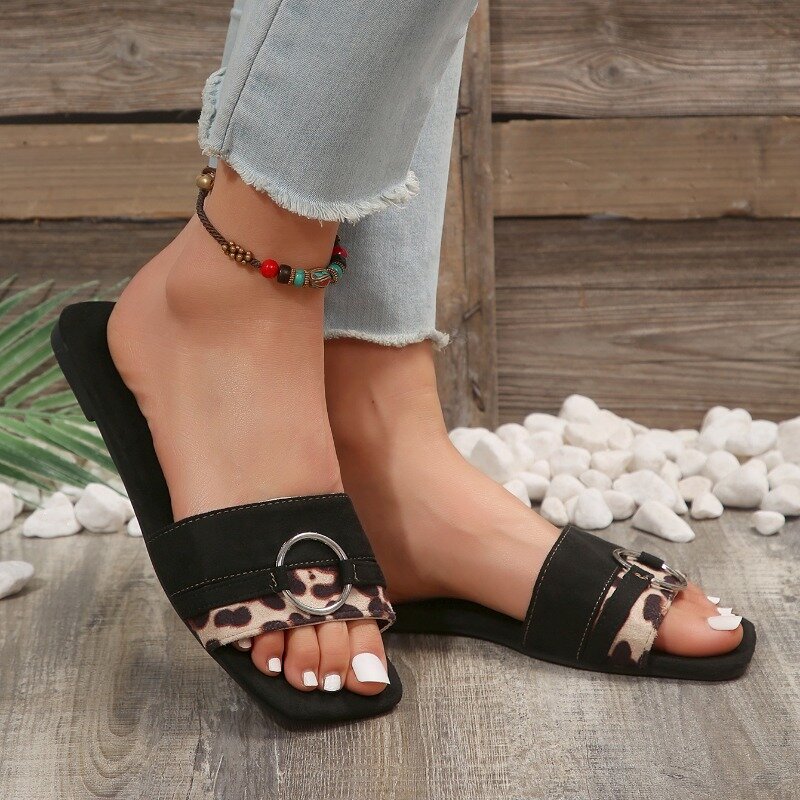 Zapatillas de verano con estampado de leopardo para mujer, zapatos planos con diseño de anillo de Metal, boca baja, cómodos, para playa, novedad
