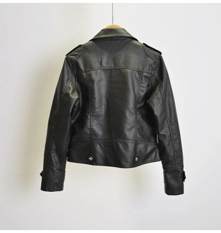 2024 nuova giacca da moto in Pu autunno da donna giacca in pelle lavata corta con cerniera obliqua sottile