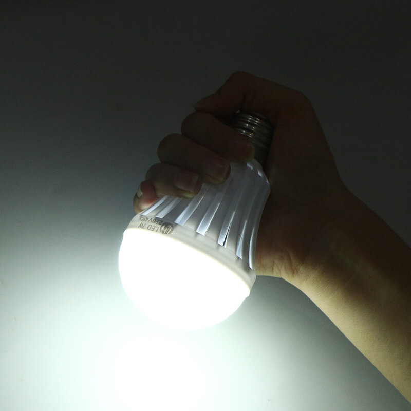 Bombilla LED con gancho de emergencia, foco portátil con botón de interruptor, lámpara de emergencia inteligente, 5W, 7 W, 9 W, 12 W, 15W, E27