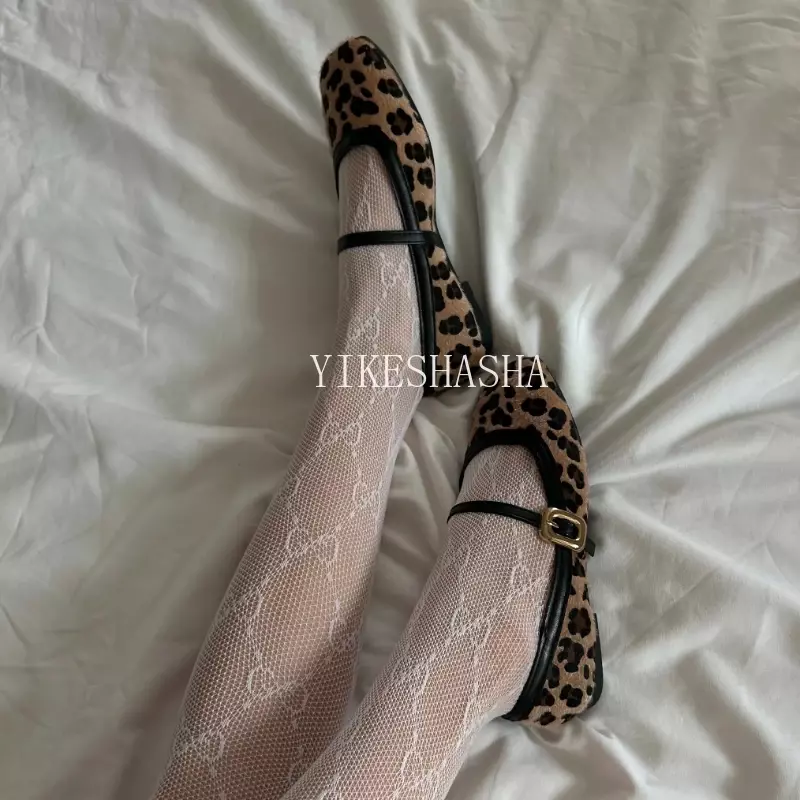 Sepatu datar wanita seksi ujung bulat sepatu motif macan tutul kasual bersirkulasi sepatu datar luar ruangan wanita Mary Jane SYDanne