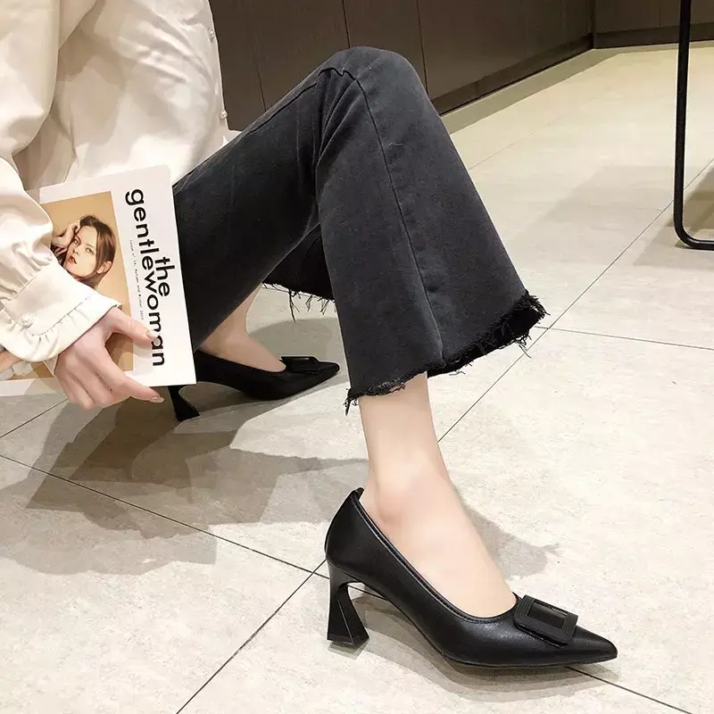 Женские туфли на высоком каблуке, профессиональные туфли на толстом каблуке с острым носком и квадратными пуговицами, сказочный стиль, 2024