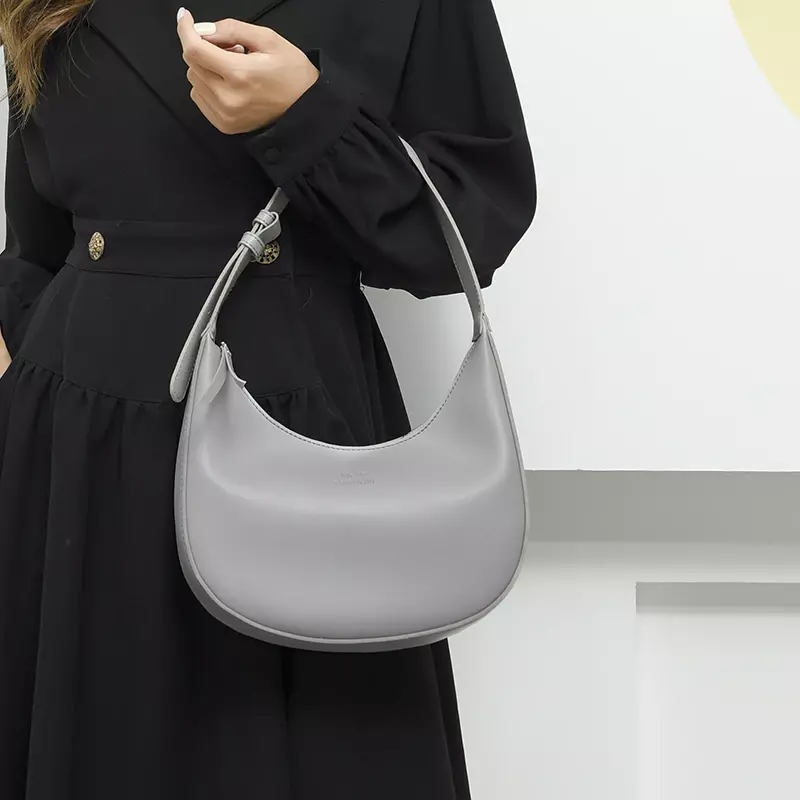 Fashionable and Versatile Women's Hobos Bag with Wide Shoulder Strap and Single Shoulder Handbag