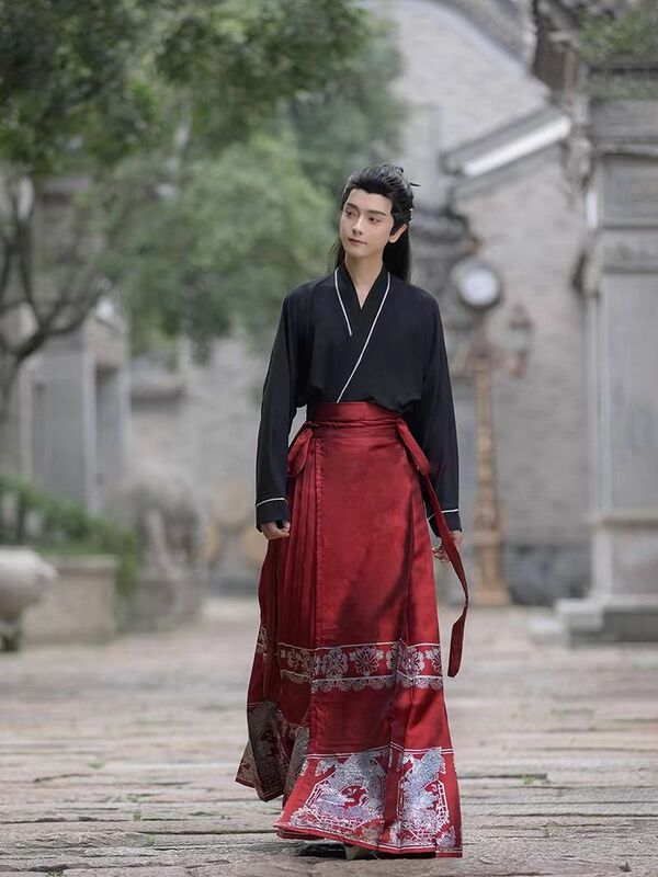 Hanfu สีดำของผู้ชายย้อนยุคชุดเสื้อผ้า2ชิ้นสำหรับใส่เล่นบทบาทในงานเทศกาลของผู้ชายกระโปรงหน้าม้าแบบย้อนยุค