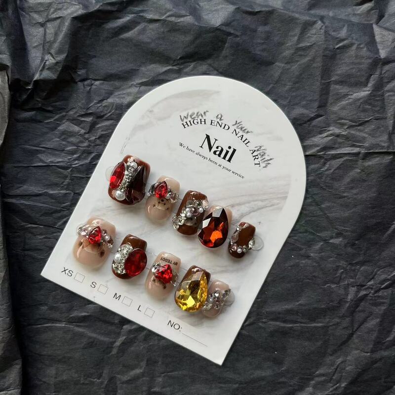 10 pezzi di unghie finte fatte a mano di lusso corto orso carino unghie finte riutilizzabili con strass rossi Glitter punte di arte artificiale indossabili