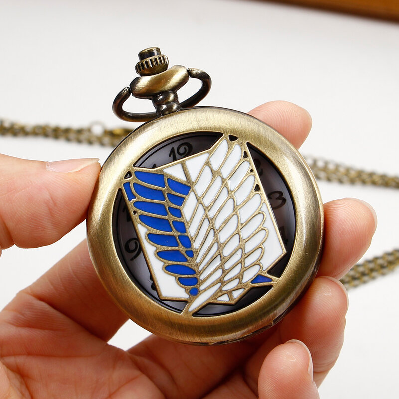 Retro Anime Theme Hollow Pocket Watch Creative Wing Sliver collana catena orologio al quarzo uomo donna orologi regali reloj