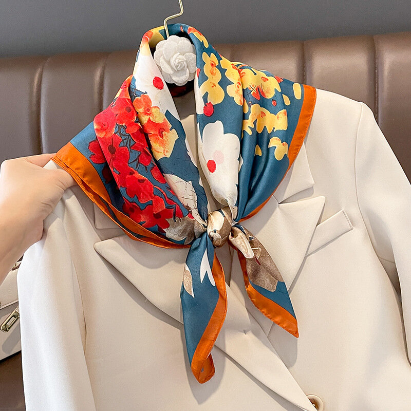 Bufanda cuadrada de seda para mujer, chal con estampado Floral a la moda, banda para el pelo para primavera y verano, 70x70cm