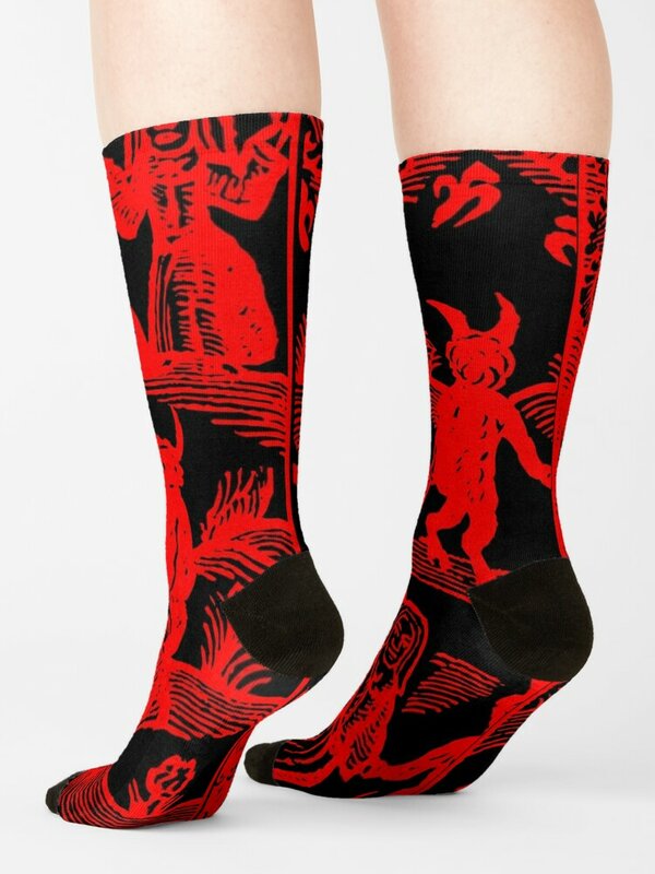 Menari dengan setan merah kaus kaki antiselip estetika sepak bola kartun wanita kaus kaki pria