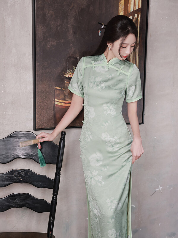 Gaun wanita, kostum perempuan elegan motif bunga hijau Cheongsam tradisional Cina ramping Qipao belahan tinggi