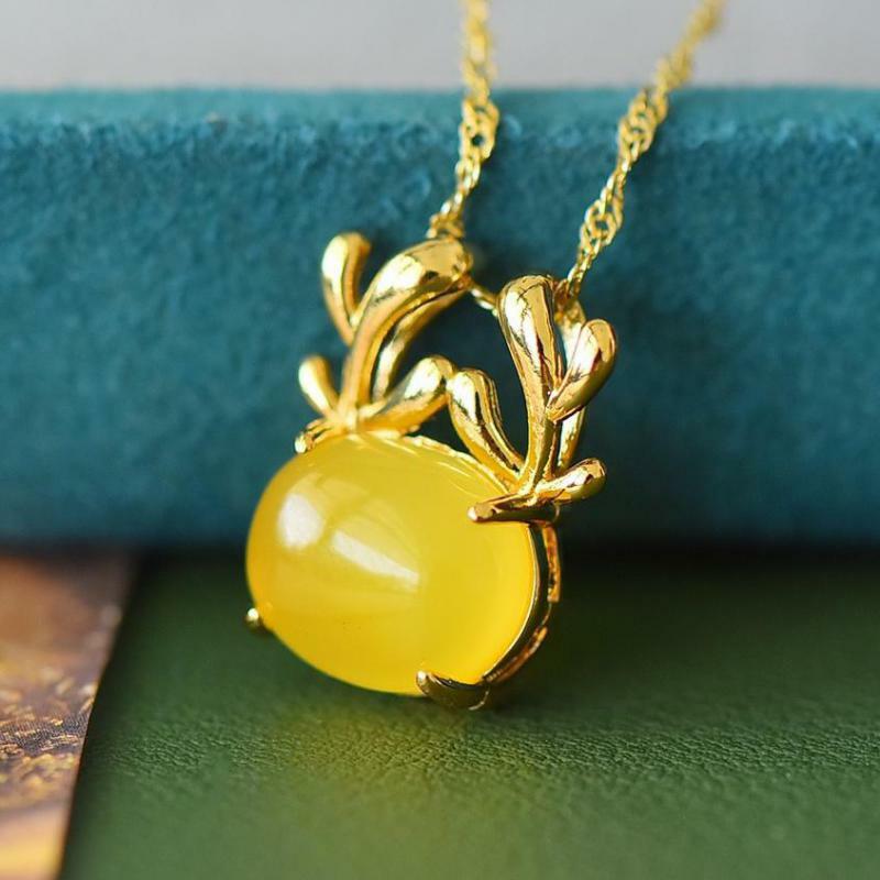 100% Natural Amber Necklace Women Women Fine Jewelry Accessories Genuine Healing Gemstones Baltic Amber Deer Pendant Necklaces