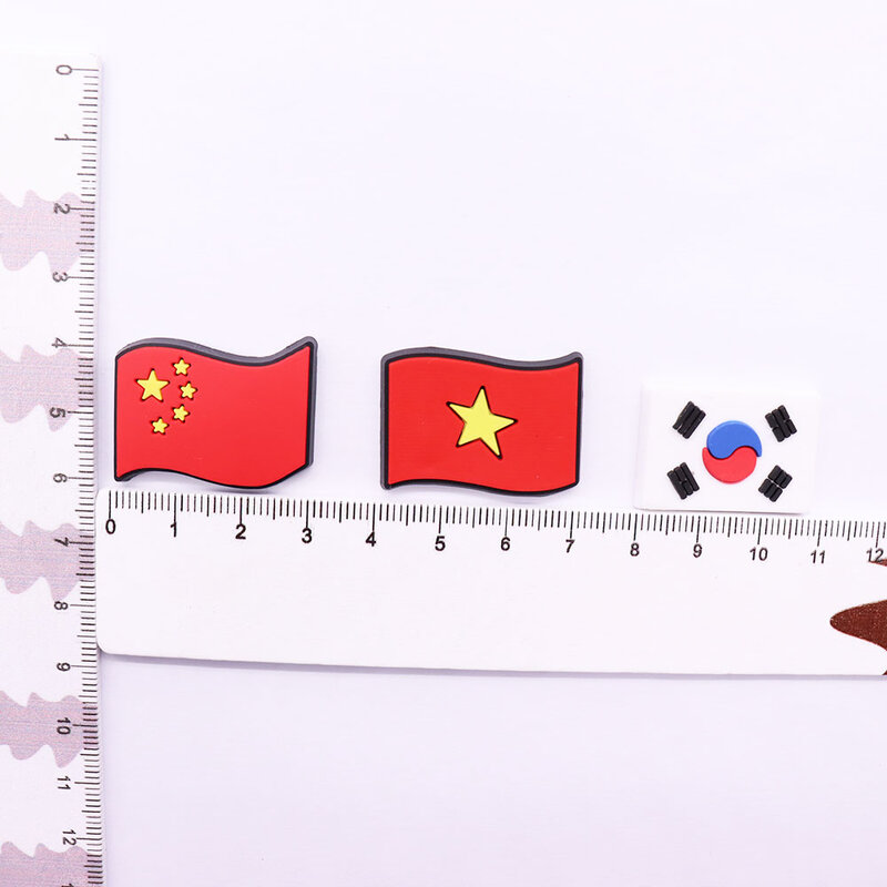 Dijes para zapatos de 1 piezas, bandera nacional de China, América y Rusia, accesorios de PVC para zapatos de niños, pulseras con hebilla, regalo de cumpleaños