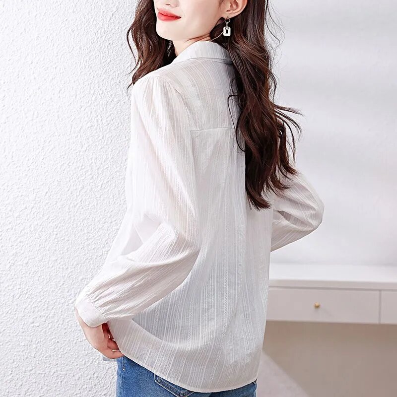 Camisa de encaje de retazos para mujer, Blusa blanca holgada de algodón versátil, cárdigan elegante, sentido de diseño, primavera y otoño, novedad de 2024