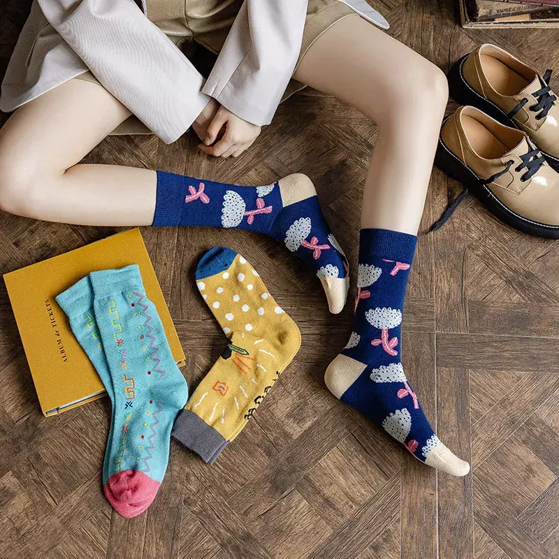 A nova versão coreana das meias tendência personalidade net vermelho no tubo meias meias de algodão japonês