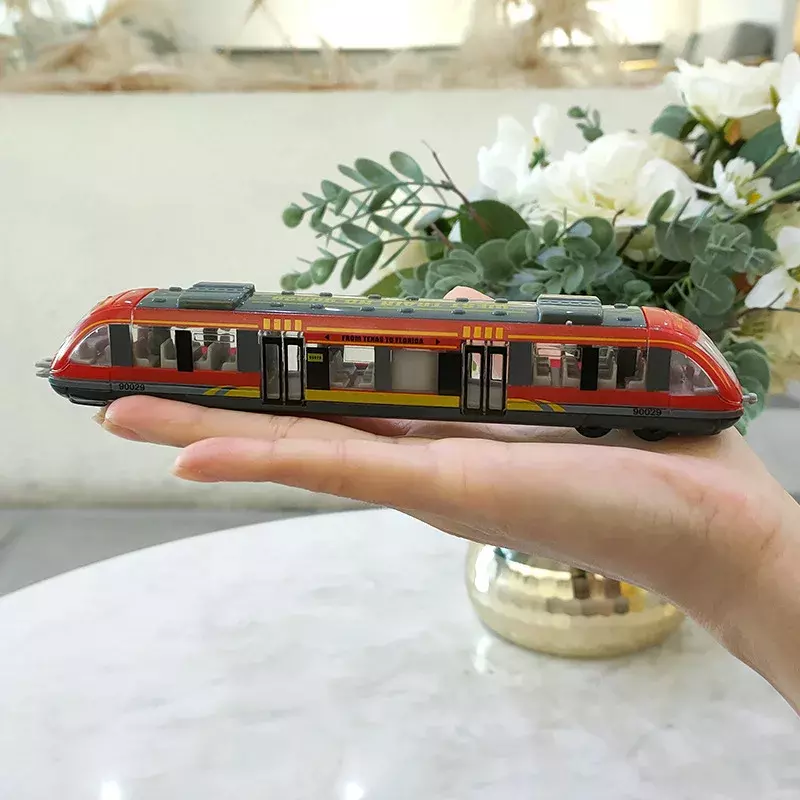 Simulação de liga modelo de carro de metrô crianças brinquedo deslizante decoração do carro encaixotado