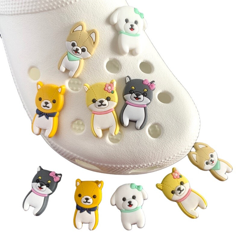 Vendite calde 2Pcs PVC Cute Dog Shoe Charms Pin per accessori sandali Wristband decorazioni regali per feste per bambini