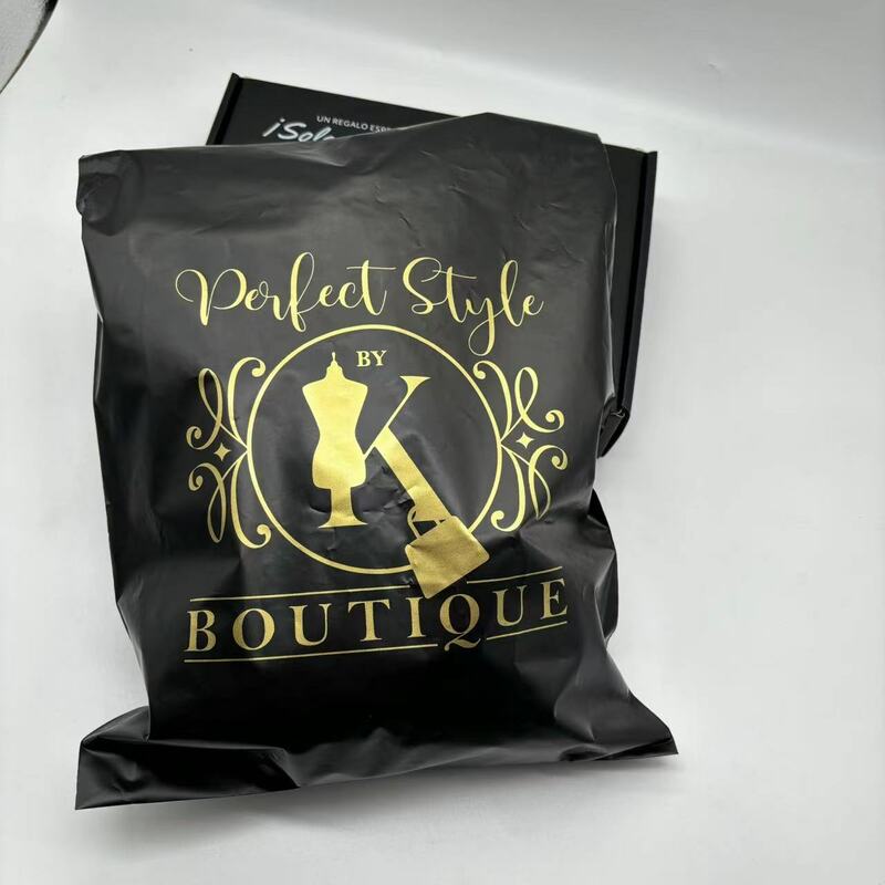 Биоразлагаемый Золотистый металлический логотип на заказ, матовый черный поли-отправка почты для упаковки одежды, почтовый пакет