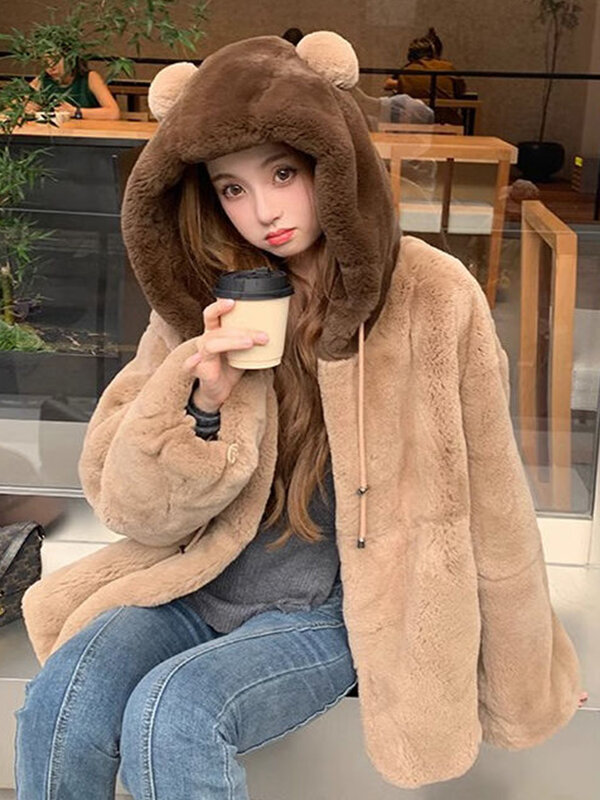 Kawaii pluszowa kurtka kobiety koreańska moda niedźwiedź płaszcz ze sztucznego futra uszy damskie ciepłe grube luźne kardigan z kapturem odzież wierzchnia na co dzień
