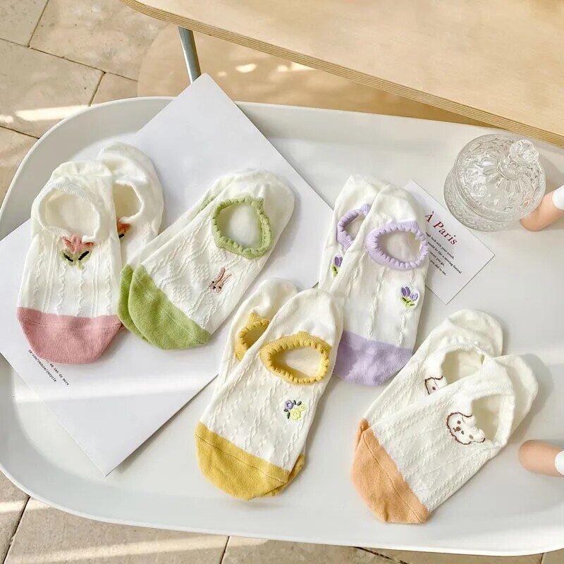 Ladies Cotton Socks Cartoon Flower Rabbit Embroidery Simple Fashion Trend Versatile Anti Slip Invisible Women Boat Socks C120