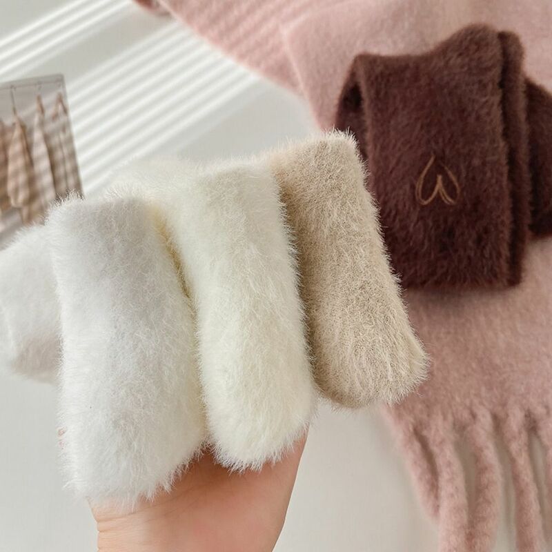 Cartoon Love Women Winter Socks Fashion Warm Mink Fur Home Floor Calcetines addensare Fleece Sock Ladies Soft Fluffy Bed Socks
