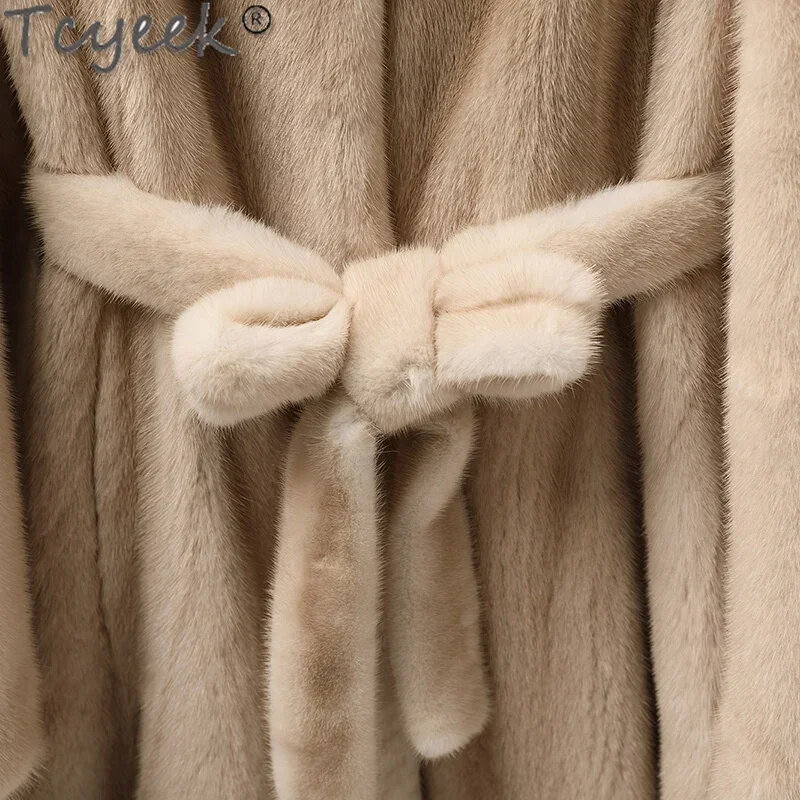 معطف من الفرو الطبيعي للنساء من Tcyeek ، متوسط الطول ، حزام دافئ ، جاكيتات شتوية نسائية ، جودة عالية ، فرو المنك الأصلي ،