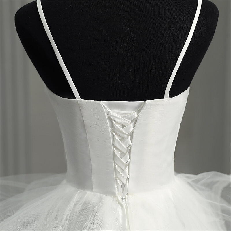 Vestidos de novia blancos góticos con tirantes finos, cuello en V profundo, vestidos de novia altos y bajos, Frente corto, espalda larga, Color personalizado, nuevo
